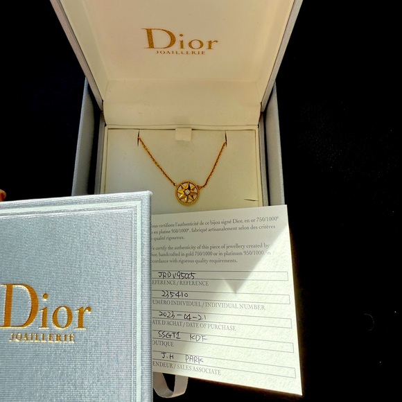 Dior Rose Des Vents Necklace - Picture 3 of 11